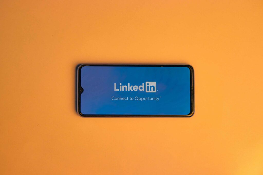 Unlocking Business Growth with B2B Data and Extracting Email Addresses from LinkedIn