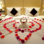 Romantic Getaway: Best Delhi Honeymoon Packages