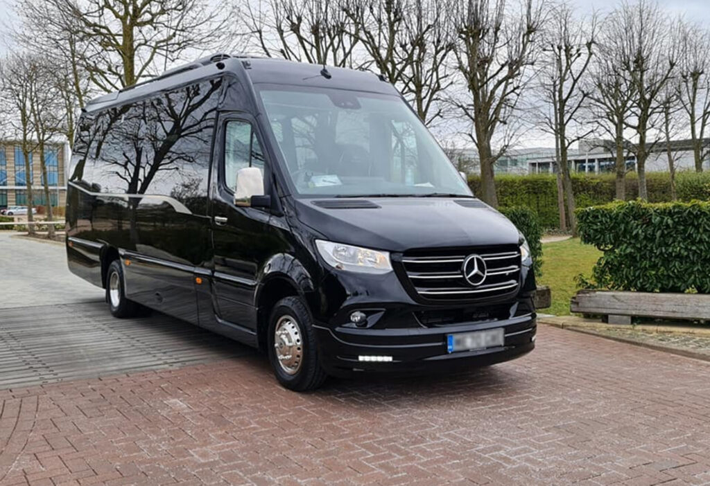 Enjoy a Safe and Pleasant Ride with London Minibus Hire