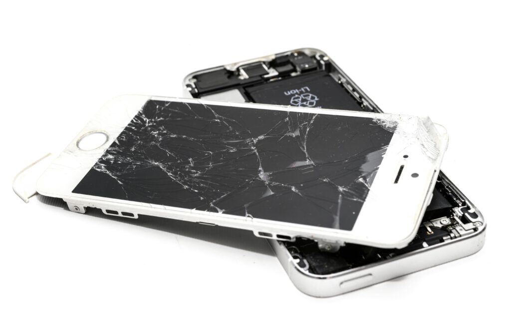 Cracked iPhone Screen Got You Down? Get iPhone Repair Dubai!